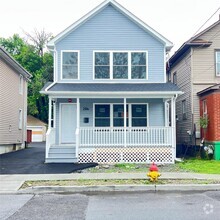 Building Photo - 286 S William St