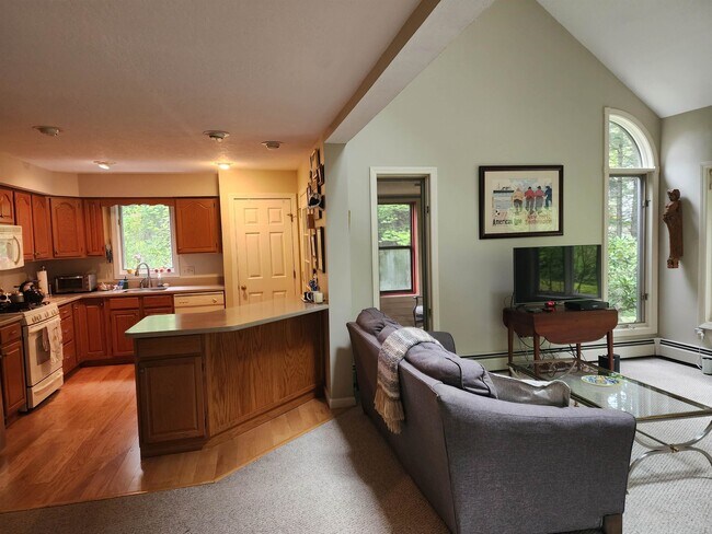 Building Photo - 224 Longfellow Dr