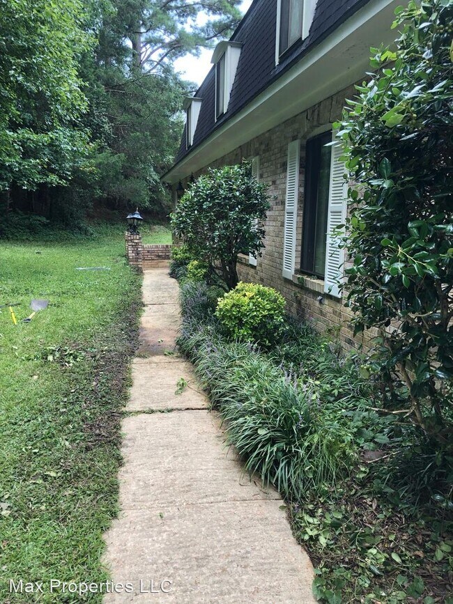 Foto del edificio - 6 br, 3 bath House - 507 Colonial Circle