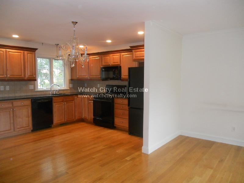 Primary Photo - 15 Bacon St