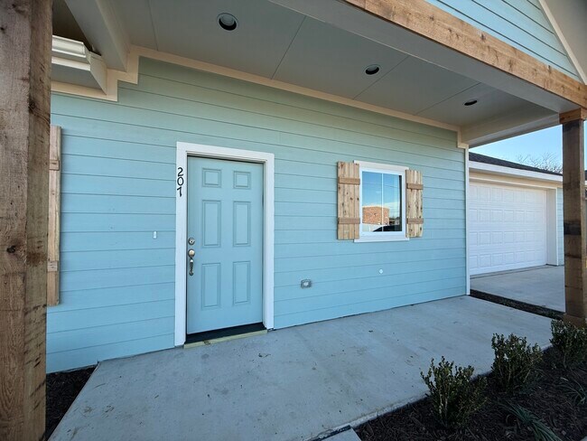 Foto del edificio - 207 Railroad Ave