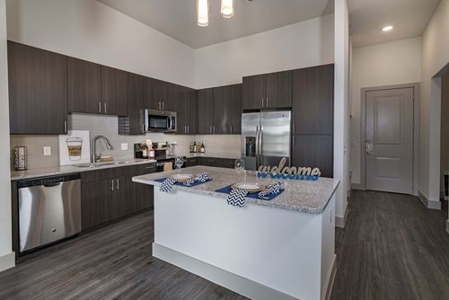 Foto del edificio - 8213 Meadow Rd