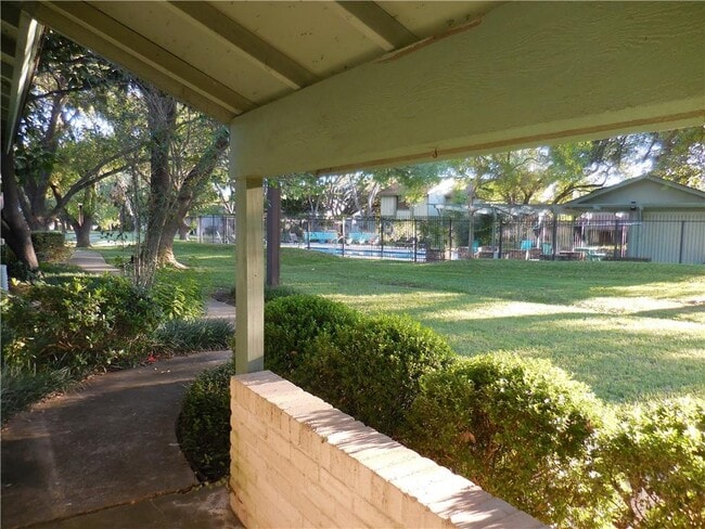 Building Photo - 5003 Fort Clark Dr