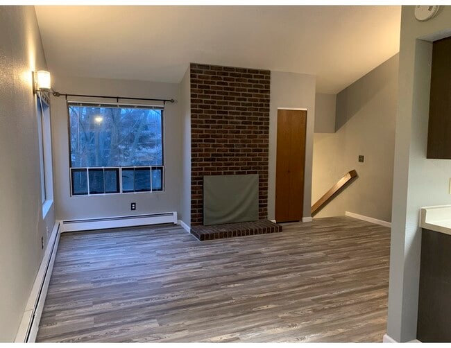 Building Photo - 2231