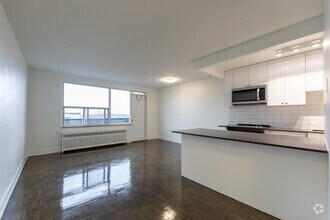 1BR, 1BA - 631SF - Living Room - 100 Cosburn Ave