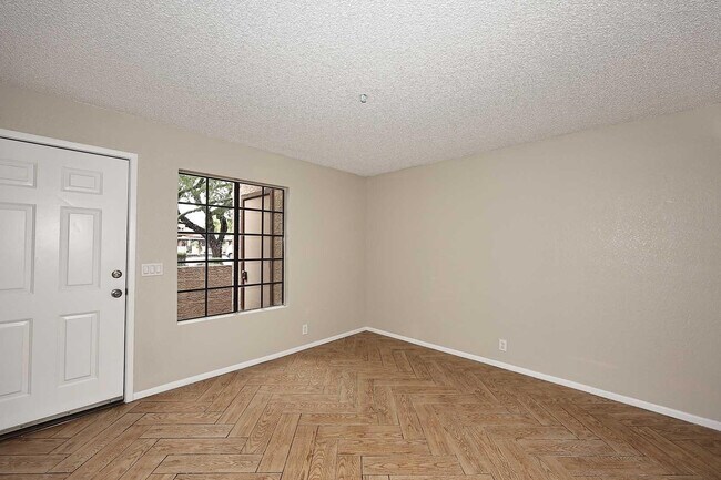 Foto del edificio - 8625 E Belleview Pl