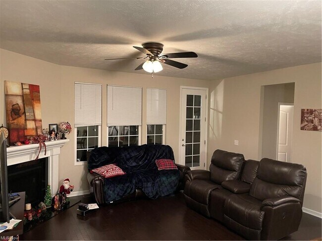 Foto del edificio - 5925 N Pointe Dr