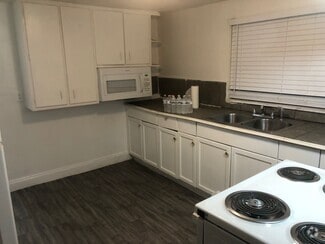 Building Photo - 470 S East Ave