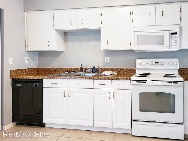 Building Photo - 2 br, 1.5 bath House - 632 Leo Dr