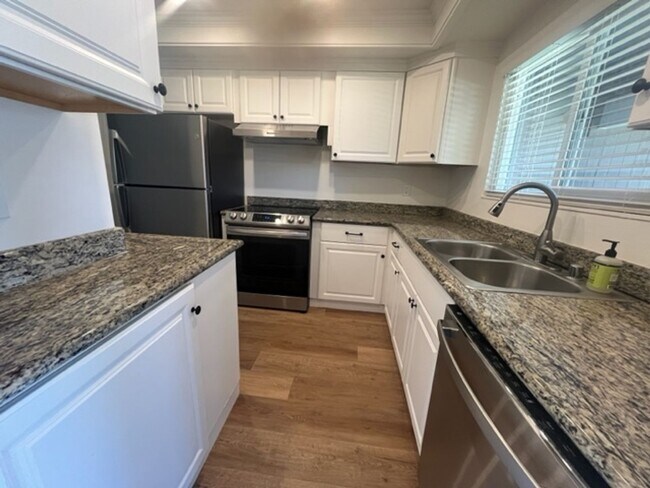 Foto del edificio - Beautiful Updated Home for Rent