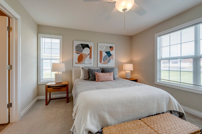 Building Photo - Rivers Edge Villas