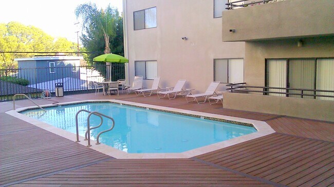 Foto del edificio - 12747 Riverside Dr