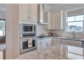 Building Photo - 4762 Loyola Wy