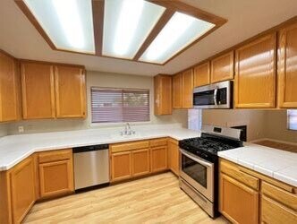 Building Photo - 9017 Laguna Springs Dr