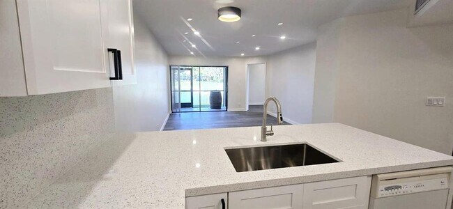 Foto del edificio - 5539 Courtyard Dr