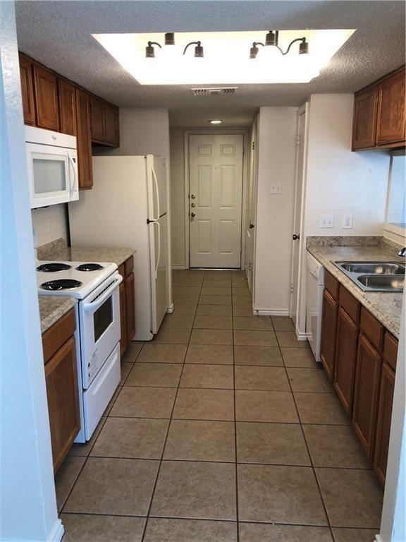 Building Photo - 13307 Saddlebrook Trail