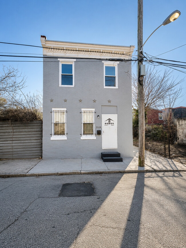 Photo - 2519 Mutter St Townhome
