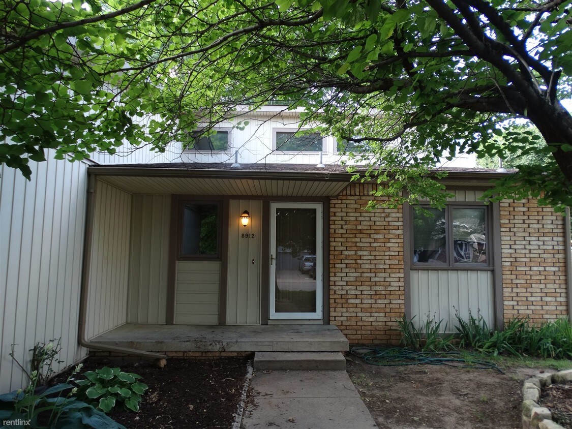 Foto principal - 8912 W Jamesburg St