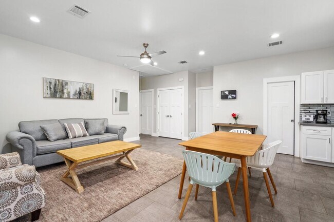 Foto del edificio - 7101 Foster St