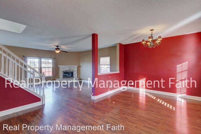 Building Photo - 3 br, 2.5 bath House - 9898 Split Rock Way
