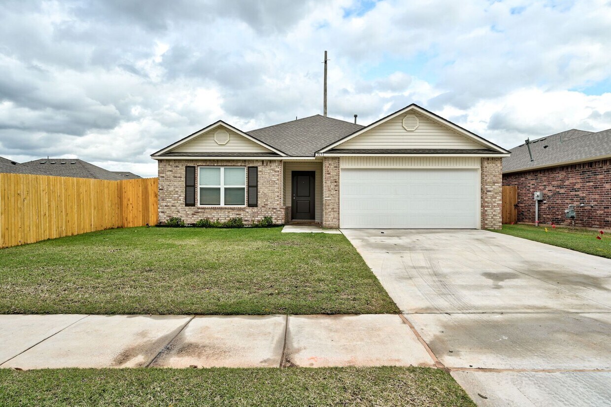 Building Photo - 3151 S Colt St