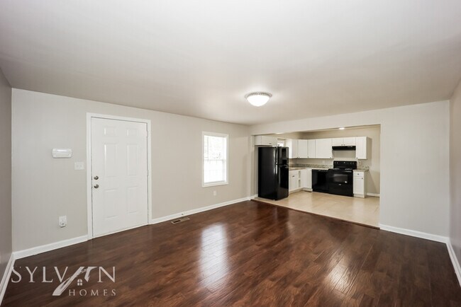 Building Photo - Live the good life in this sweet 3BR, 2BA ...