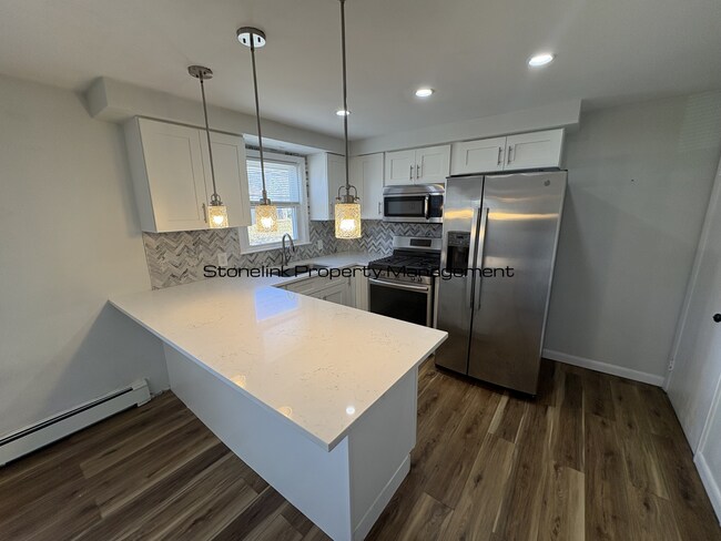 Photo - 321 Budlong Rd Apartment