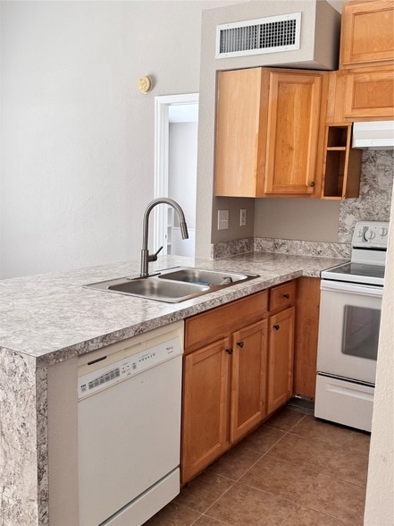 Photo - 6005 Dunn Dr House