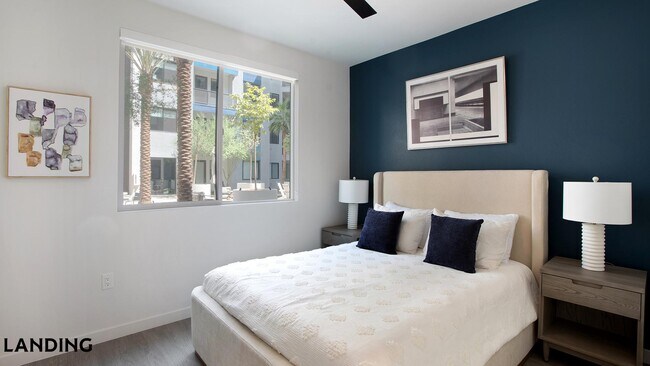 Foto del edificio - 9235 W Russell Rd