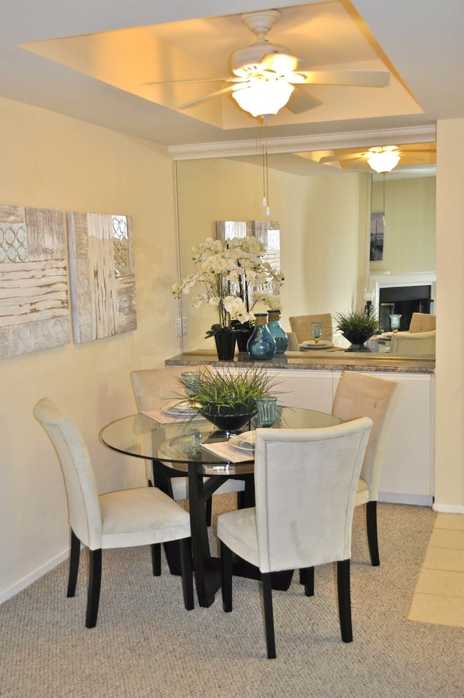 Palm Court Apartments Apartments Los Angeles, CA