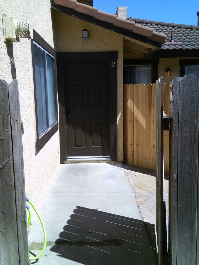 Front Yard - 404 W Barton Ave