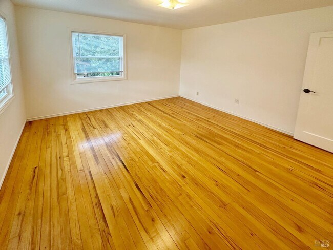 Foto del edificio - 250 Edgewood Ave
