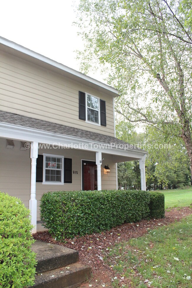 Foto del edificio - 6115 Heathstone Ln