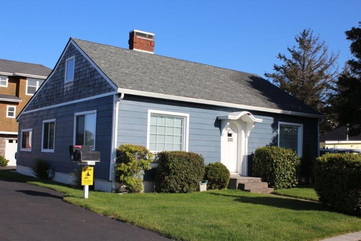 Foto principal - 2 br, 1 bath House - 832 N Holladay Drive