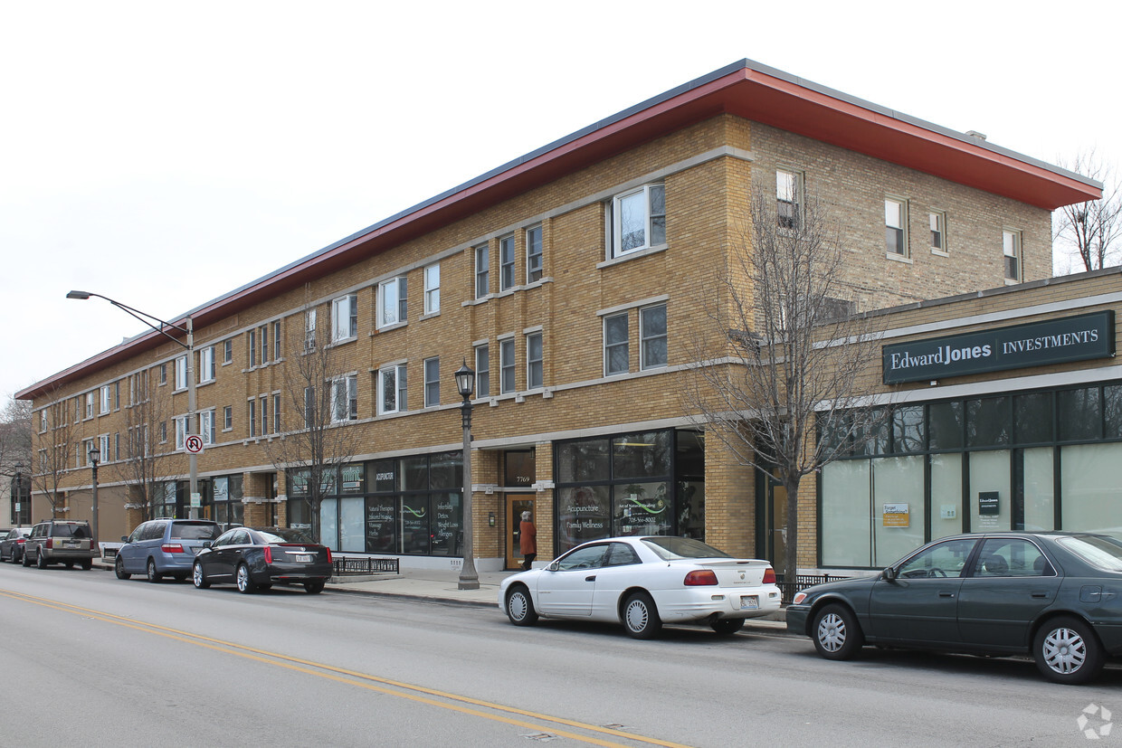 Building Photo - 7759-7771 Lake St