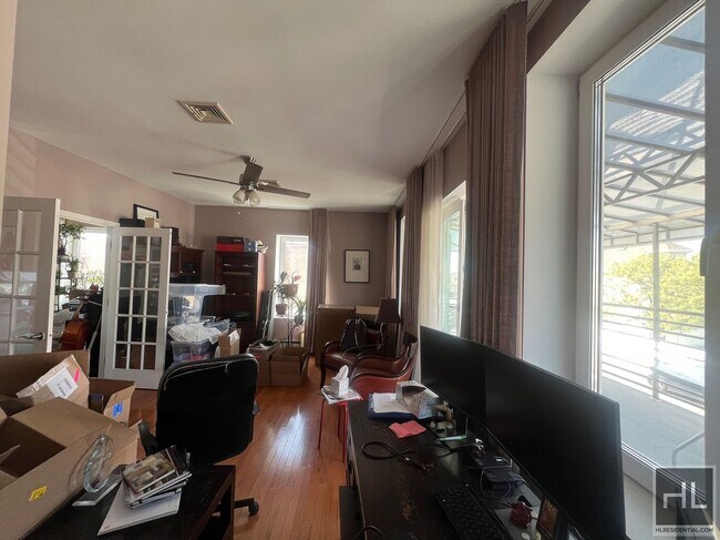Foto del edificio - RENOVATED LUXURIOUS 3BR IN GATED BK BEACHF...