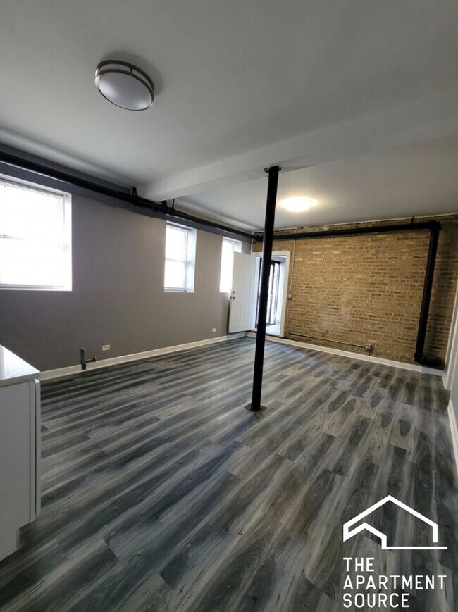 Building Photo - 5204 W George St