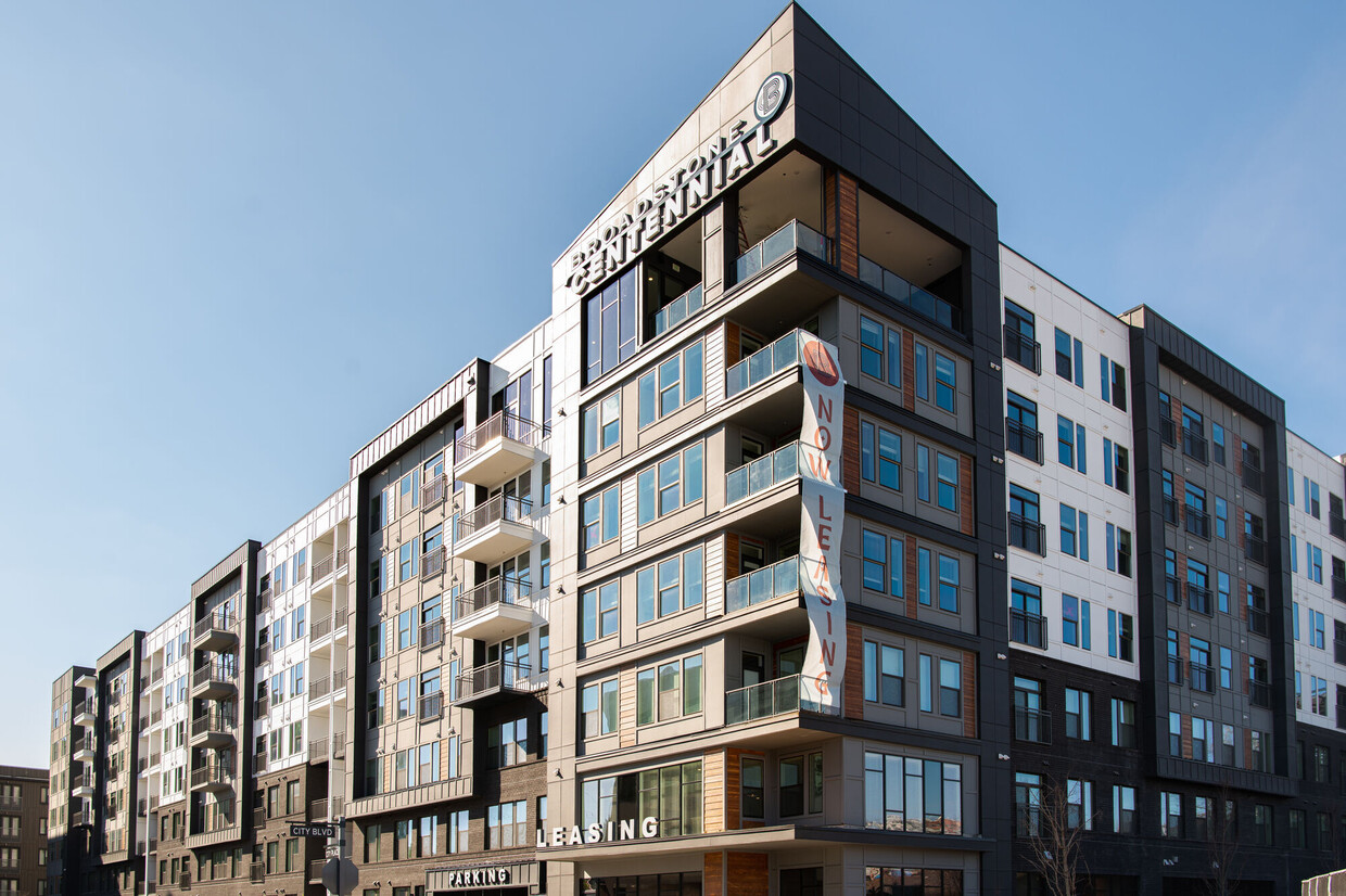 Broadstone Centennial - Apartments at 2 City Pl Nashville, TN ...