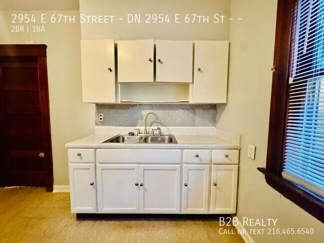 Foto del edificio - 2954 E 67th St