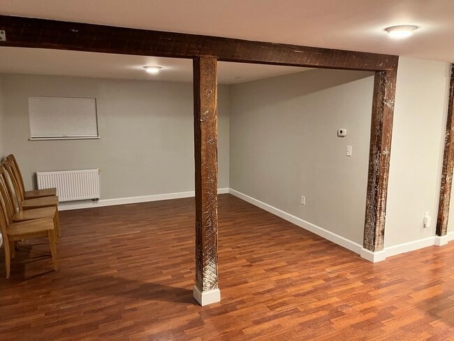 Building Photo - 903 23rd Ave S