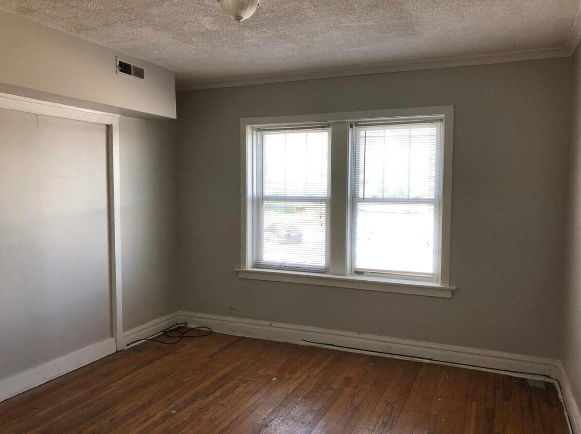 Foto del edificio - 3082 N Elston Ave