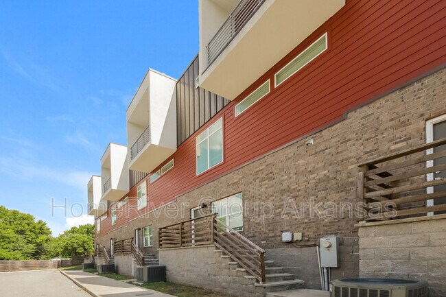 Building Photo - 1730 N Reno Dr