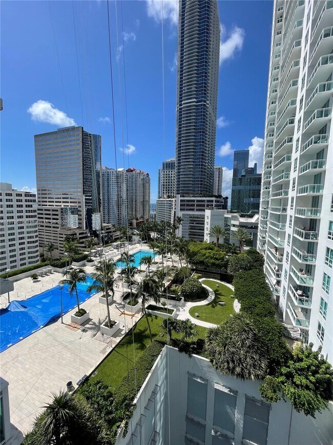 Foto del edificio - 950 Brickell Bay Dr