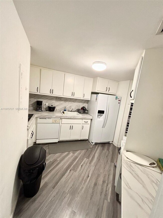 Foto del edificio - 905 Brickell Bay Dr
