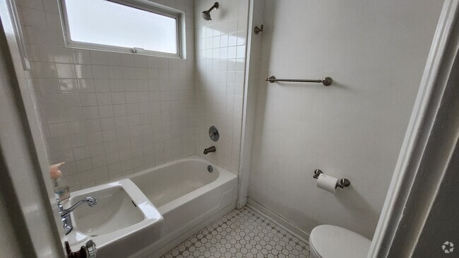 Building Photo - 4708 Midvale Ave N