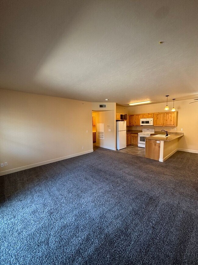 Building Photo - 6735 N Spurwing Loop