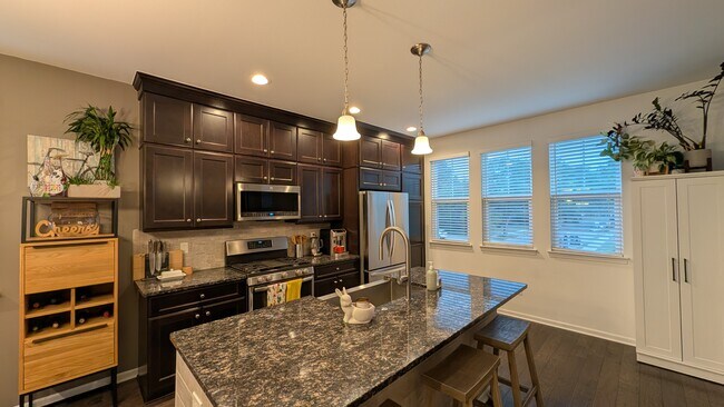 Foto del edificio - 2500 Normandy Rd