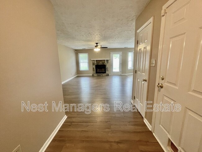 Building Photo - 103 Peregrine Pl