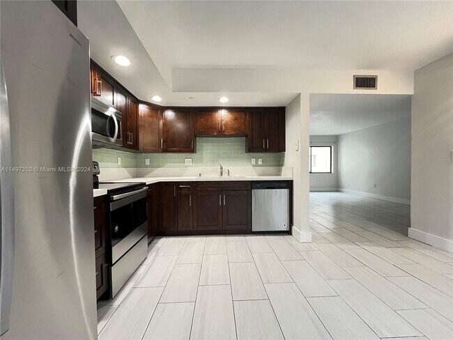 Building Photo - 8540 SW 133rd Avenue Rd