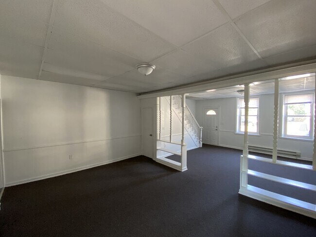 Foto del edificio - 334 W Princess St
